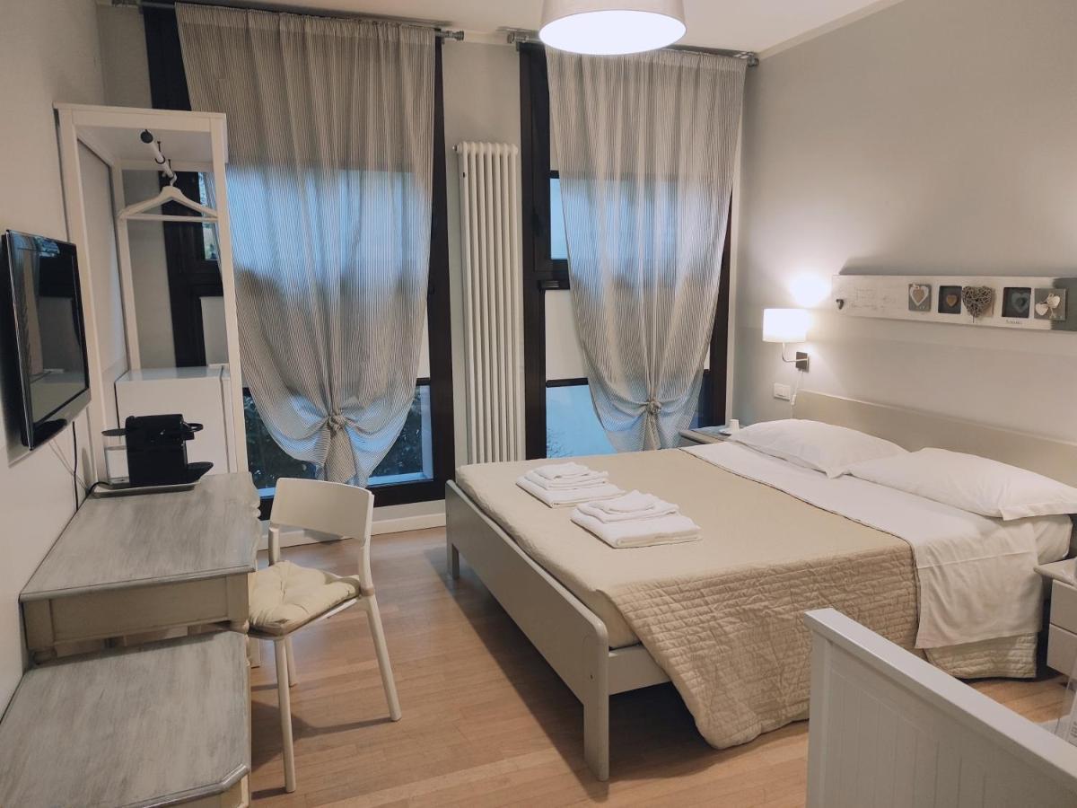 Hotel Bed In Bo Saragozza à Bologne Extérieur photo