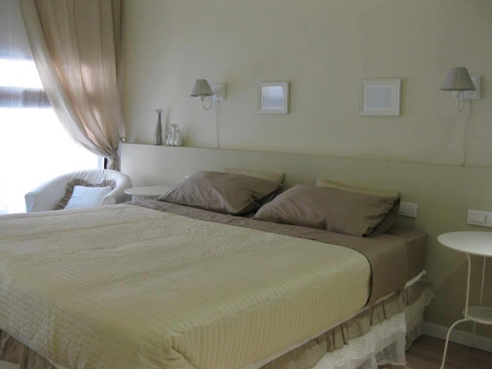 Hotel Bed In Bo Saragozza à Bologne Extérieur photo