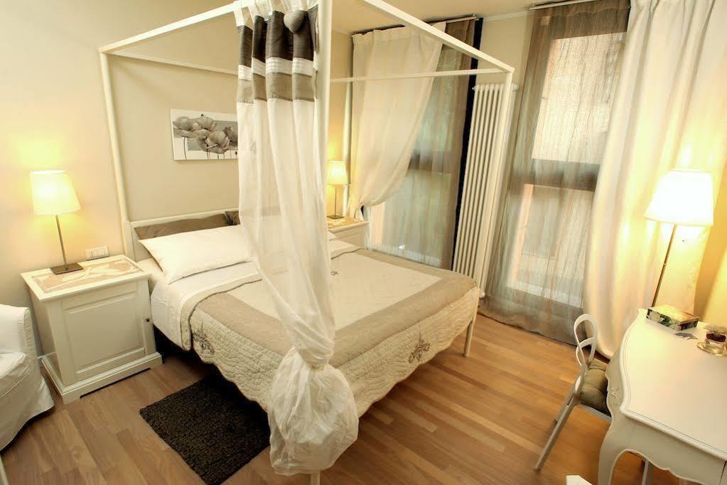 Hotel Bed In Bo Saragozza à Bologne Extérieur photo