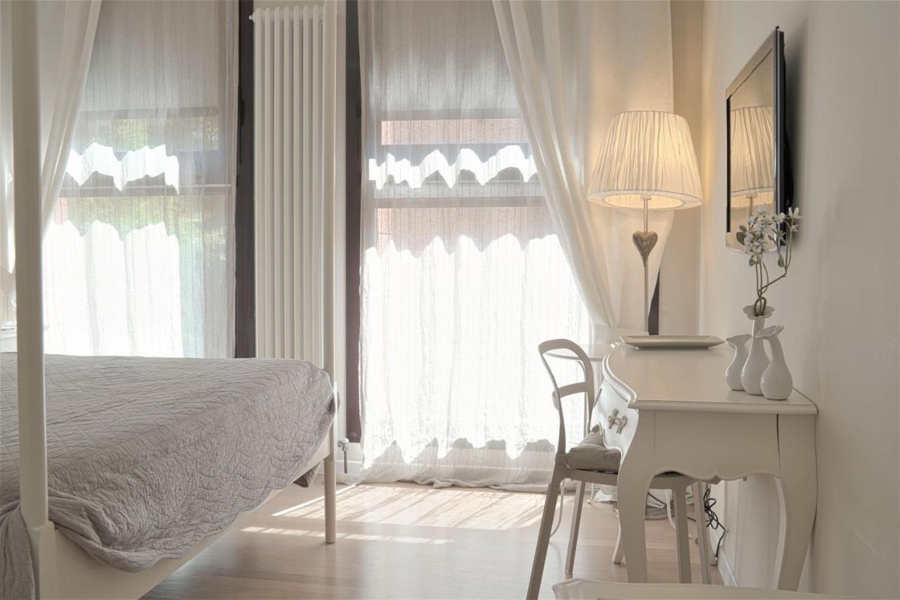 Hotel Bed In Bo Saragozza à Bologne Extérieur photo